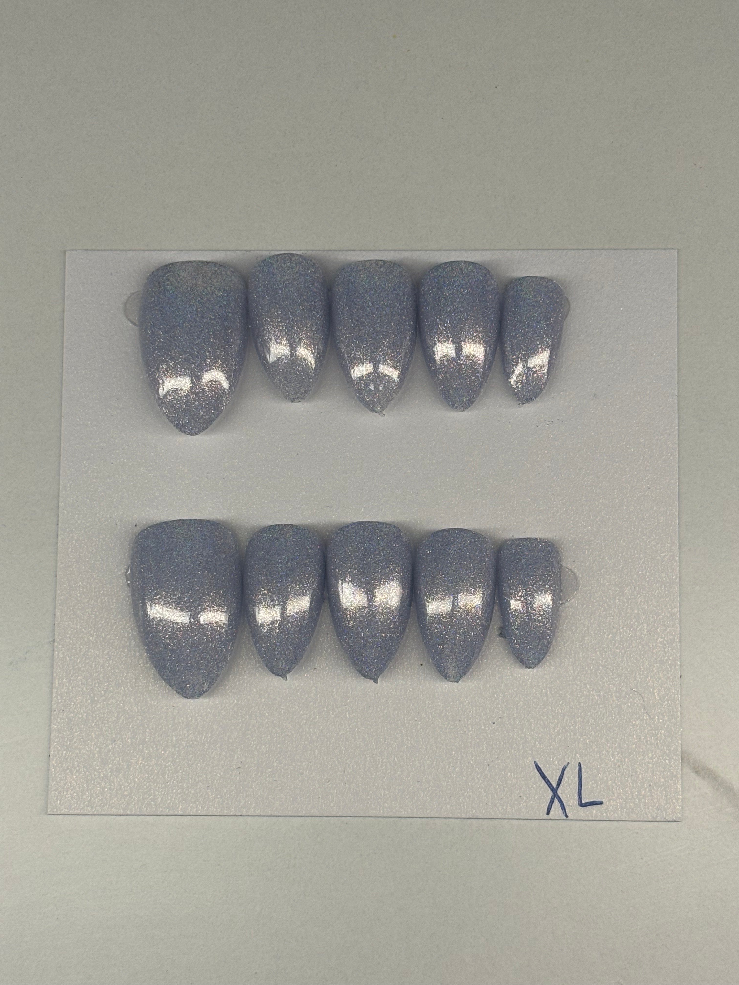 short purplish crome press on nails